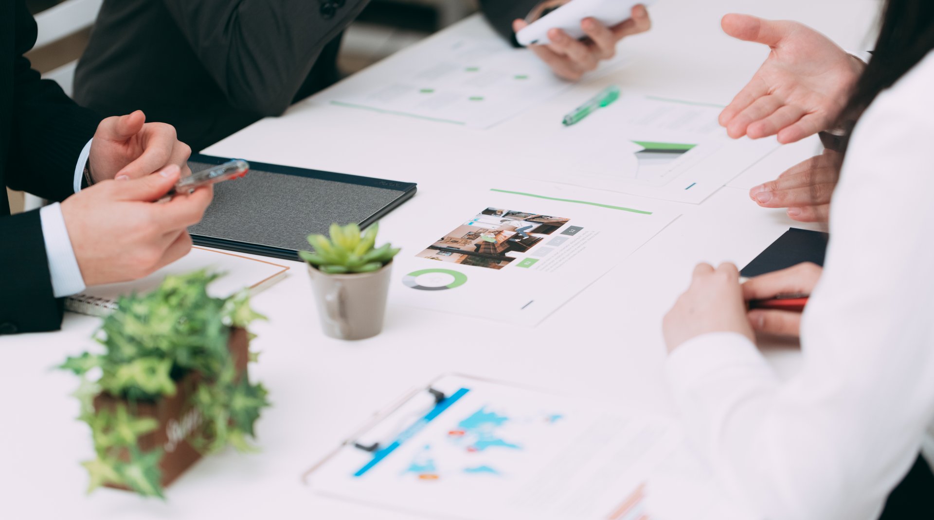 株式会社Awake ホームページ制作・AIチャットボット開発サービス - 東大和市のweb制作会社